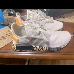 ⭐️ 9 1/2 NMD_R1W Womens adidas tennis shoes ⭐️